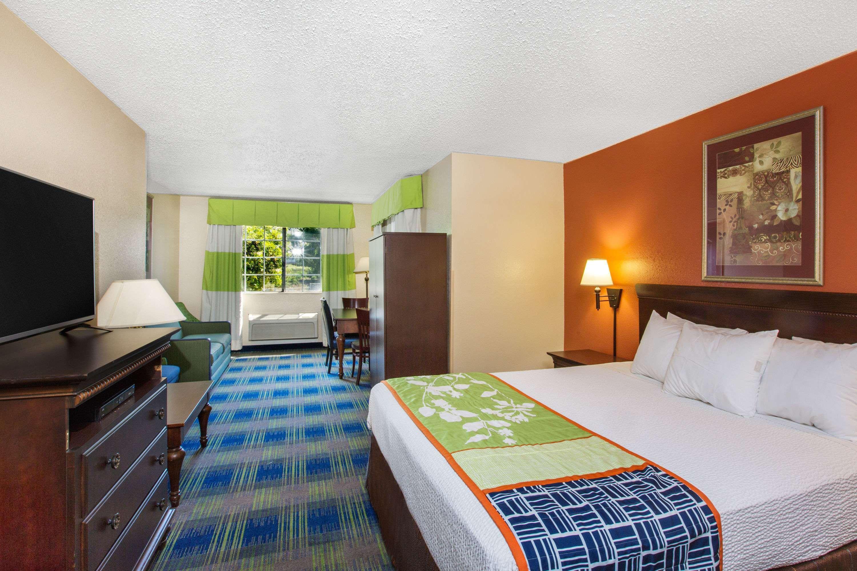 Days Inn By Wyndham Fremont Exterior foto